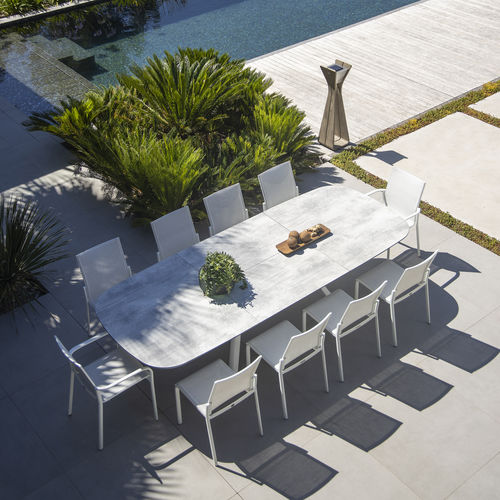 Mesa contemporánea - SAGAMORE - LES JARDINS - de HPL / con base de aluminio / rectangular