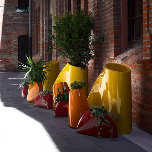 Maceta de jardín de polietileno - TAO - Myyour - para el sector profesional