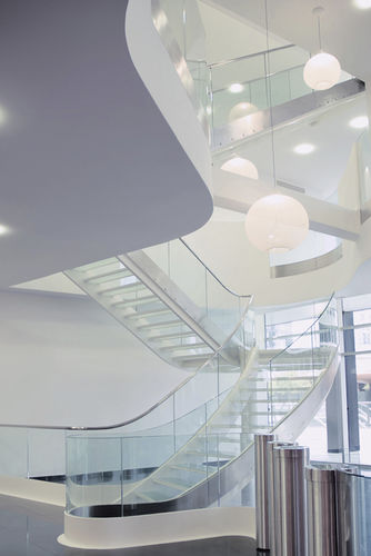 Escalera en U - ALSOLU  - con peldaños de vidrio / con estructura de metal / para edificio comercial