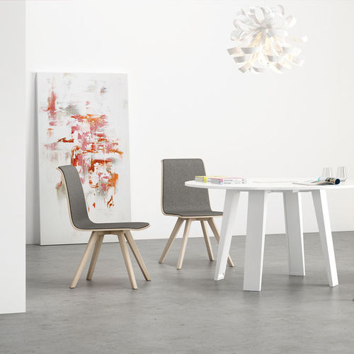 Silla de visita contemporánea - LAIDA - FAMO - de interior / de tejido / con base metálica