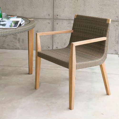 Sillón de visita contemporáneo - QUINTA - Haworth - de ratán / de teca / guarda cojines