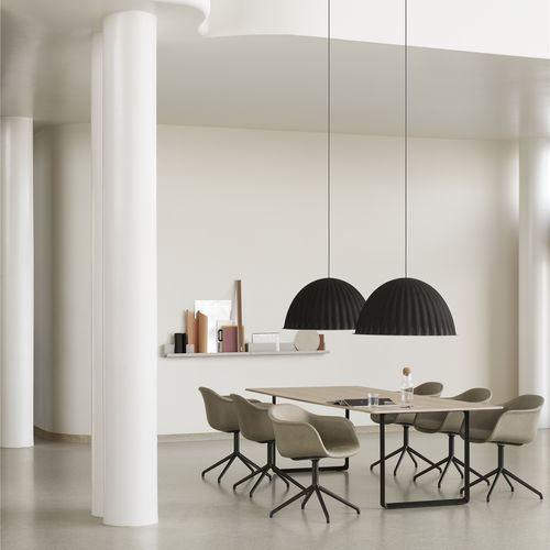Mesa contemporánea - 70/70 - Muuto - de material laminado / de linóleo / con base de aluminio
