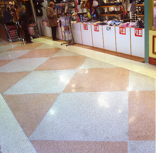 pavimento de resina epoxi - Tremco CPG Iberia & Italy - Flooring