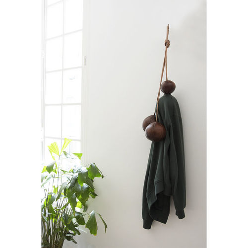 Perchero contemporáneo - ENO STUDIO - de cuero