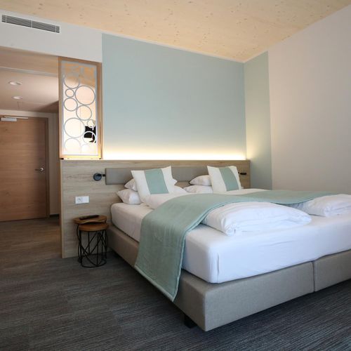 Panel decorativo para interiores - 34136 RV OAK SANREMO NATURE - Kaindl - doméstico / de alta resistencia / MDF