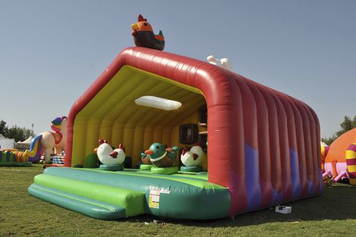 Estructura hinchable para eventos - CHICKEN & DUCK  - Studio Souffle
