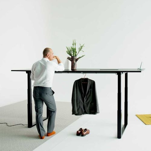 Mesa de conferencia contemporánea - FRANKIE - Martela - de fresno / de roble / de material laminado