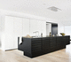 cocina contemporánea / de chapa de madera / de madera maciza / de FENIX NTM®