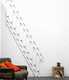 escalera recta / con peldaños de madera / con estructura de madera / para uso residencial
