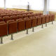 butaca de auditorio contemporáneo / de tejido / de espuma de poliuretano / de madera