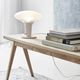 lámpara de mesa / de vidrio deslustrado / contemporánea / con cable