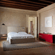 cama de matrimonio / contemporánea / tapizada / con cabecero tapizado