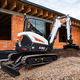 excavadora intermedia / con orugas / compacta / para obra