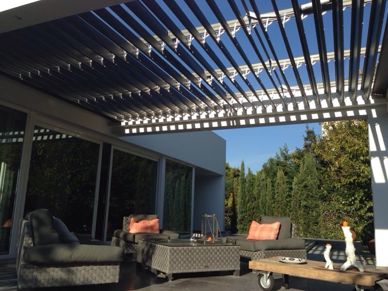 Pérgola bioclimática de aluminio - Imvrou 1, Marousi 151 24, Greece