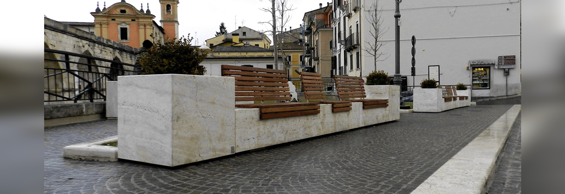 Arredo di Pietra - Jardinera y banco Pontile