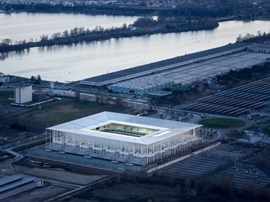 HEURZOG Y NUEVO ESTADIO DE BURDEOS DE DE MEURON COMPLETES PARA EL EURO 2016 DE LA UEFA