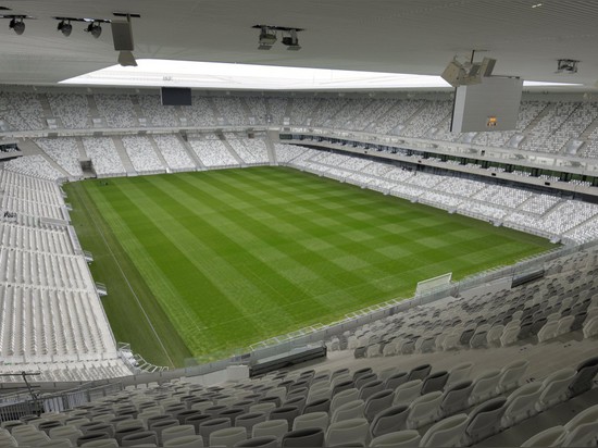 HEURZOG Y NUEVO ESTADIO DE BURDEOS DE DE MEURON COMPLETES PARA EL EURO 2016 DE LA UEFA