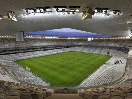 HEURZOG Y NUEVO ESTADIO DE BURDEOS DE DE MEURON COMPLETES PARA EL EURO 2016 DE LA UEFA