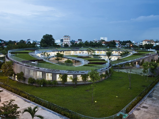 CULTIVO DE JARDÍN DE LA INFANCIA DE LOS ARQUITECTOS DEL VO TRONG NGHIA