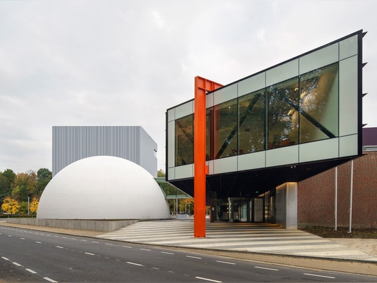 Trío de formas geométricas por complejo holandés del museo de la forma del Urbanism de la arquitectura del cambio el nuevo