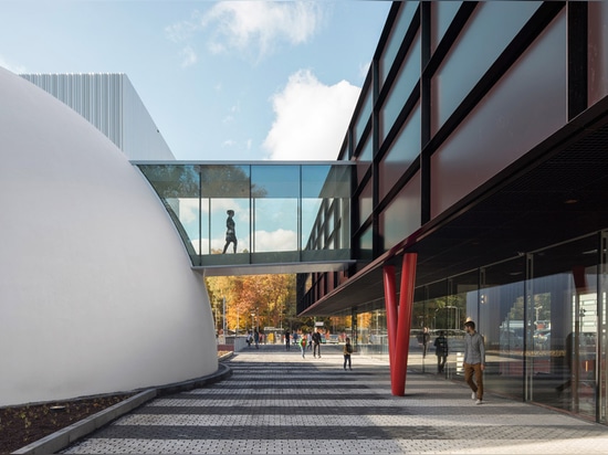 Trío de formas geométricas por complejo holandés del museo de la forma del Urbanism de la arquitectura del cambio el nuevo