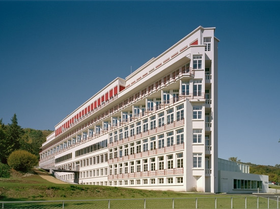 El Du Besset-Lyon transforma el sanatorio anterior en la escuela de Clermont-Ferrand de la arquitectura