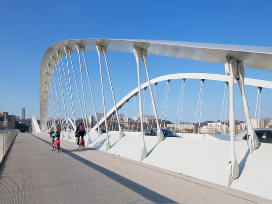 el proyecto forma una nueva entrada al centro histórico de Lyon