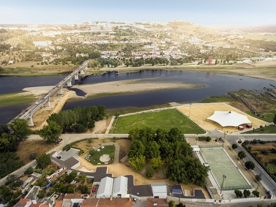 el sitio para acampar en lo referente al río de tagus