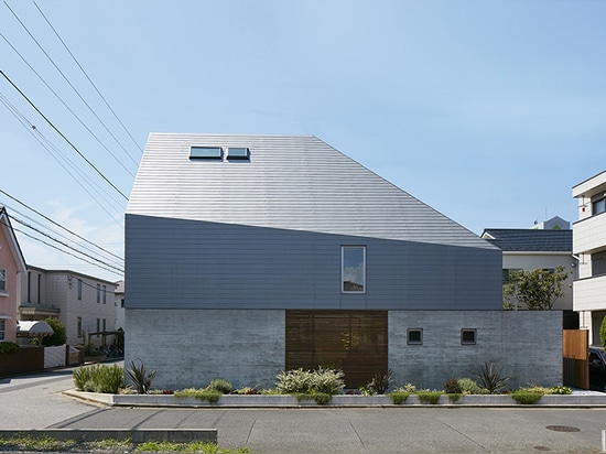 ¿la casa está situada en Tokio? cercanías de s