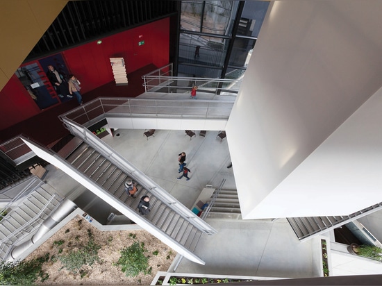 anima de los lugares geométricos, biblioteca alfa de los medios, Angoulême, Francia