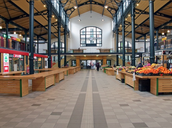 Mercado Budapest, Hungría de Klauzal del kft de Zoltàn Kun Kunyho Epitèsziroda