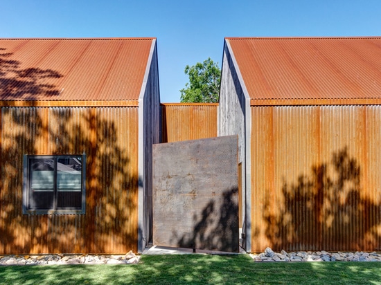 la arquitectura de buchanan termina escultural corten la residencia de acero en Dallas