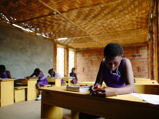 Orkidstudio, la escuela de las muchachas en Kenema