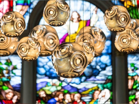 Tom Dixon transforma una iglesia del siglo XVII de Londres en un espacio de co-trabajo elegante