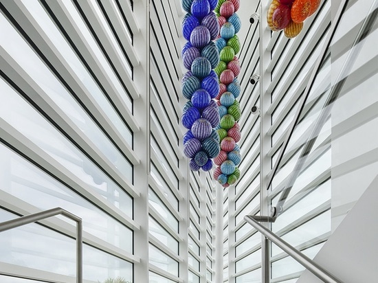 Interior de las escaleras en el punto agudo