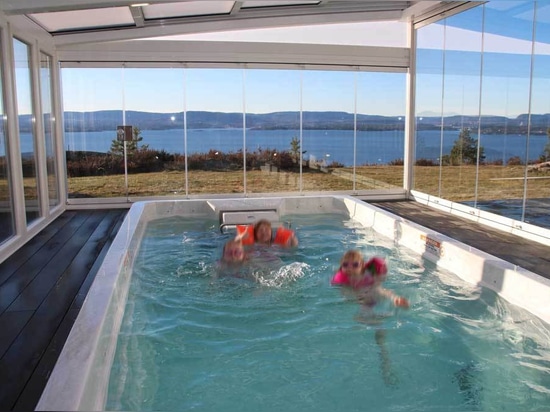 Balneario y cubierta de la piscina en Noruega