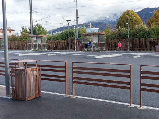 Muebles urbanos de Corten en Bonneville (Francia)