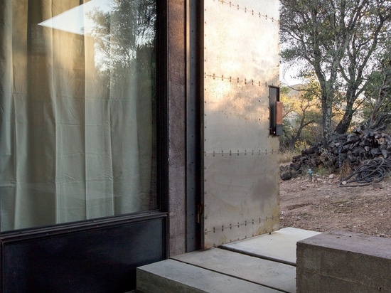 Fuera de la red en Arizona: Caldera de la casa de los arquitectos del POLVO