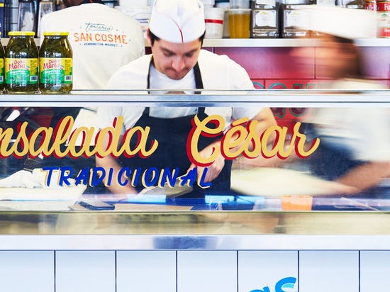 la tienda del bocadillo en Toronto por +tongtong imita soportes mexicanos del streetfood