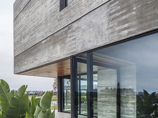 La casa del FSY de REMY en Buenos Aires utiliza un equilibrio ejemplar de materiales nobles