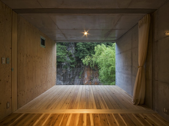 el sekiya del masato integra una cabina pesquera japonesa contemporánea en el riverbank de los diez en Nara