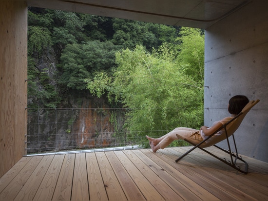 el sekiya del masato integra una cabina pesquera japonesa contemporánea en el riverbank de los diez en Nara