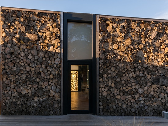 filtros de los arquitectos del morini ligeros con una fachada del registro para el club de golf en la Argentina