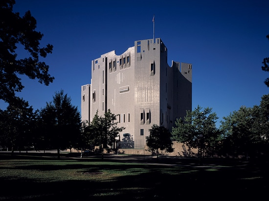 el edificio del norte de los ponti del gio en el museo de arte de Denver se prepara para la renovación