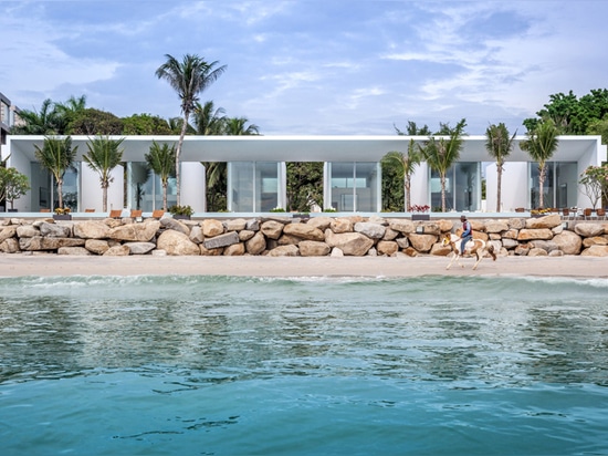 chalet de la playa suntuoso de los ogawa del shinichi situado a lo largo de las playas arenosas escénicas de Tailandia