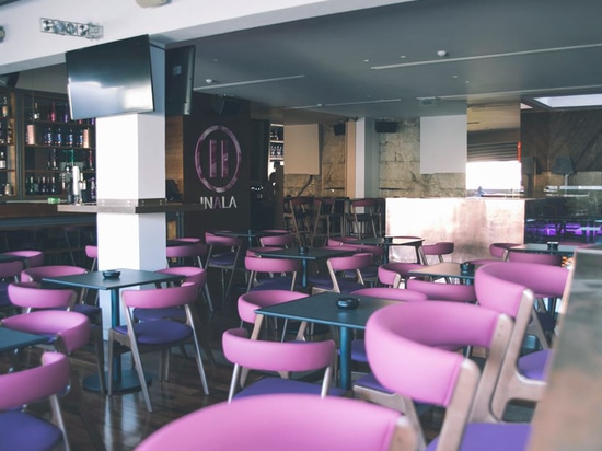 CMcadeiras - INALA, Oporto [espacio del café/del salón]