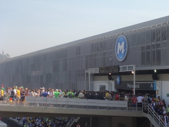 estación ampliada de Maracanã del metal y de las mallas metálicas