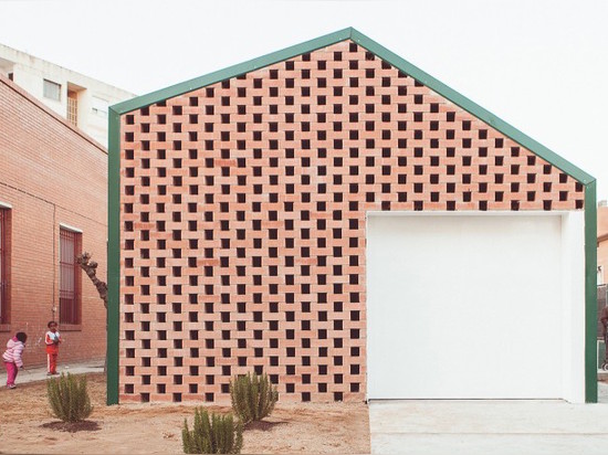 Este centro de la distribución de los alimentos en España fue diseñado y construido en apenas tres meses