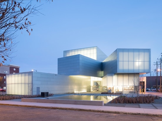 El último museo de Steven Holl es una experiencia del movimiento a tiempo