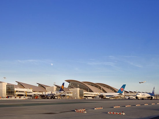 Terminal de Tom Bradley de los arquitectos de Fentress el nuevo recibe la certificación del oro de LEED